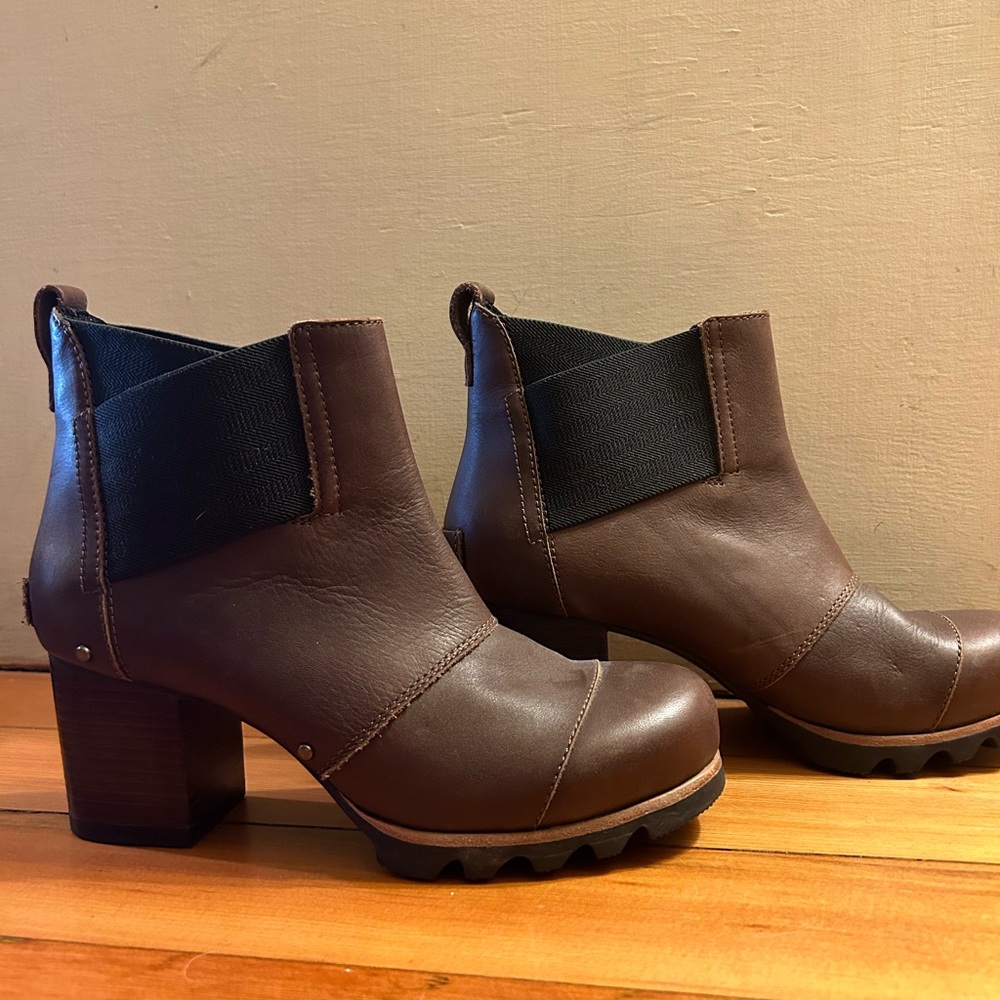 Sorel Women’s Addington Chelsea Boot | Brown Leather | Sz 8